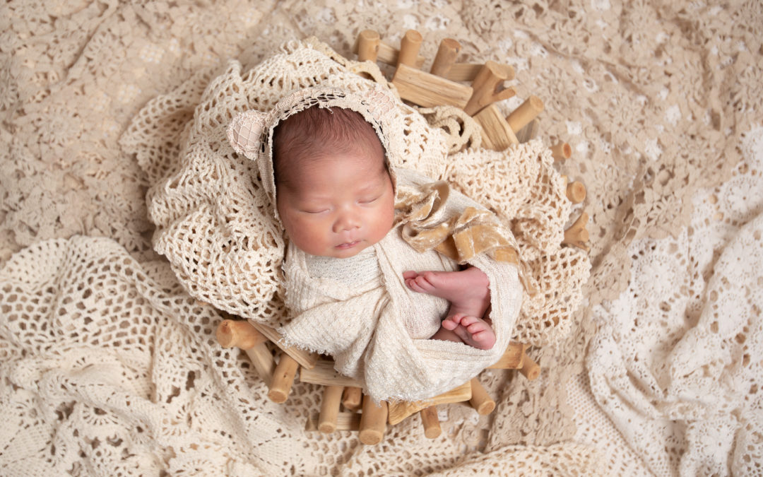 How to Choose the Right Newborn Photographer