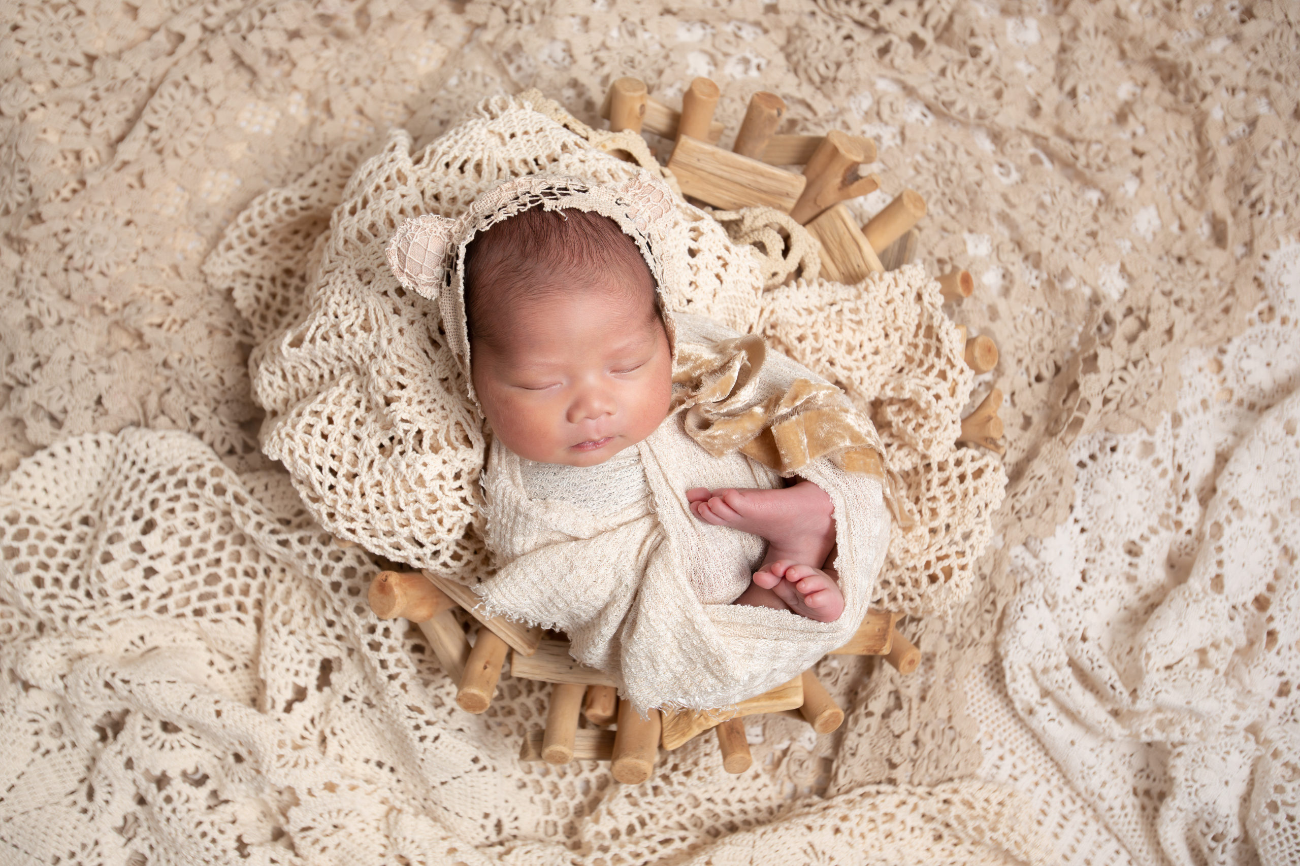 How to Choose the Right Newborn Photographer
